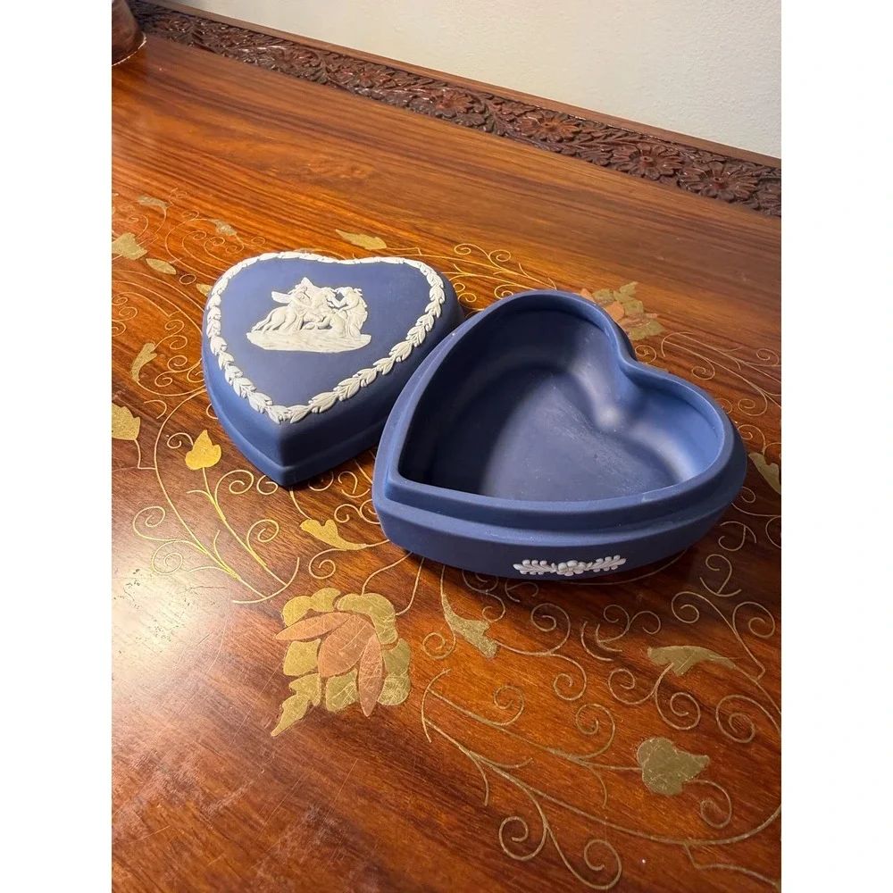 Vintage Wedgwood Blue Jasperware Heart Trinket Box, Jewelry‎ Box Gift